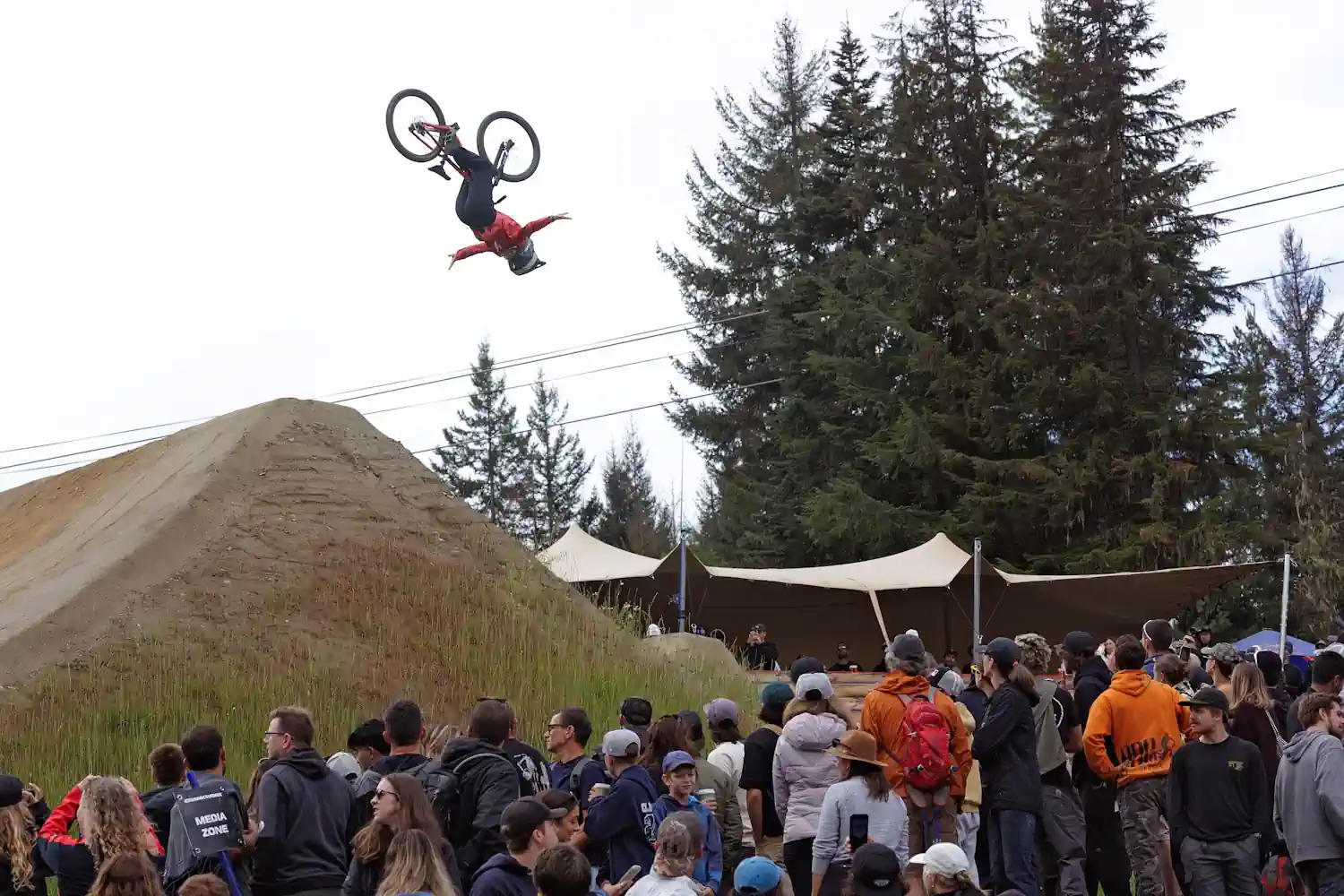 Alma Wiggberg i jej backflip z old schoolem